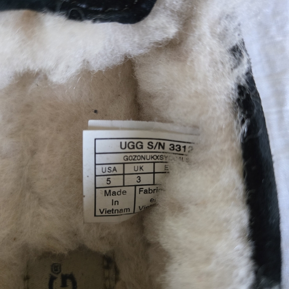 UGG Women’s Black Suede Moccasin Slippers with Shearling Lining - Picture 3 of 3